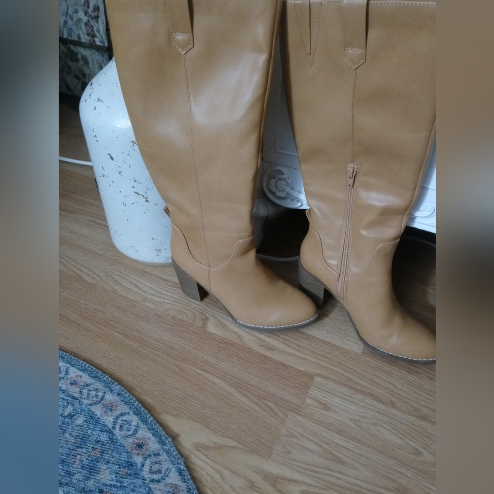 Tan boot